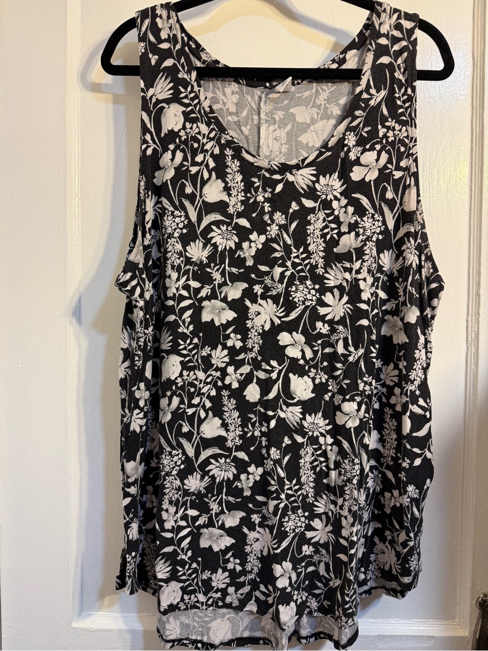 Old Navy Black and White Floral Scoop Tank